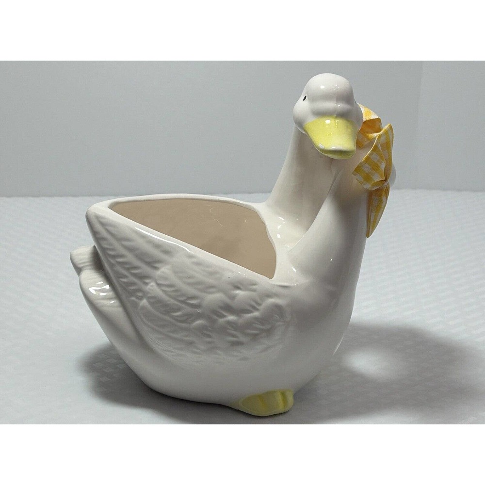Mount Clemens Pottery Bowl White‎ Ducks Wearing Yellow/White Stripe Bows - Picture 4 of 11